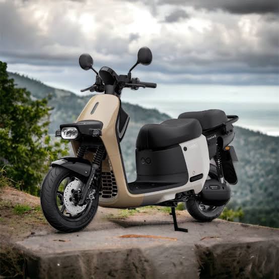 Gogoro electric scooter : 111కి. మీ. రేంజ్ తో గొగోరో  క్రాస్ఓవర్ ఎలక్ట్రిక్ స్కూటర్‌..