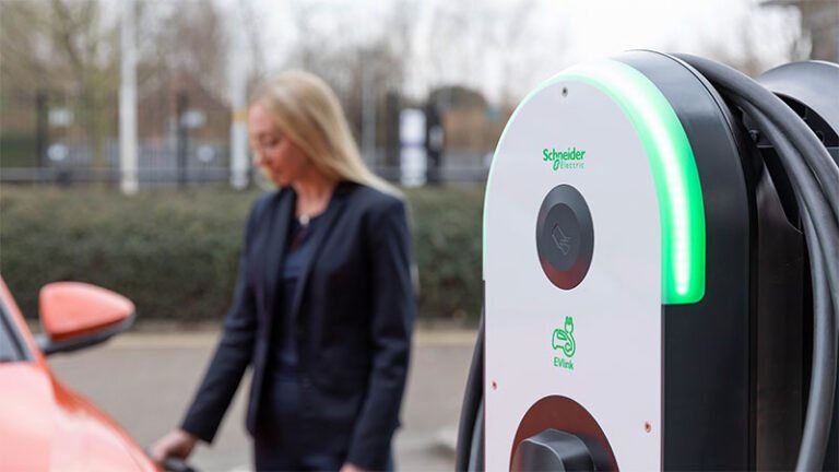 Schneider Electric | 720 kW పవర్‌తో ష్నైడర్ ఎలక్ట్రిక్ సూపర్ ఛార్జర్ ఆవిష్కరణ!