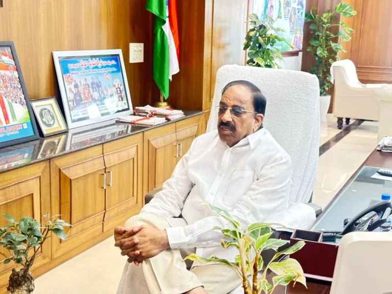 Rythu Nestham : ఇక పొలాల నుండే లైవ్ ప్రసారాలు.. అధికారులకు మంత్రి తుమ్మల కీలక ఆదేశాలు!