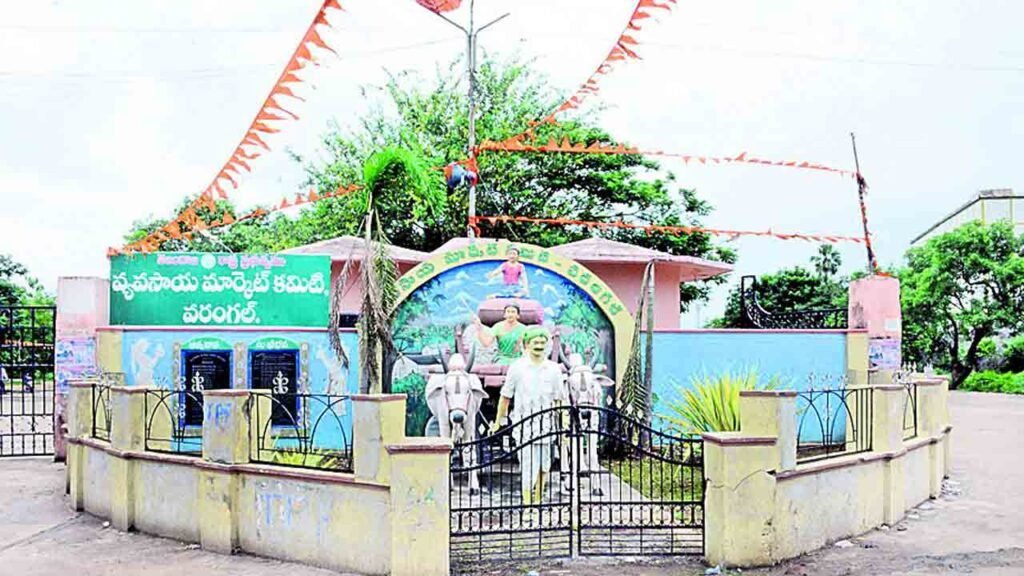 రైతులకు అలర్ట్: 12న వరంగల్ మార్కెట్ బంద్..