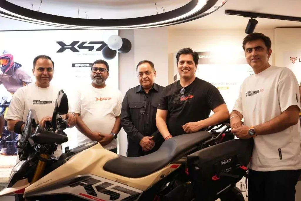 అల్ట్రావయోలెట్ కొత్త ఎక్స్​పీరియన్స్​ సెంటర్​ ప్రారంభం : ఒక్కసారి ఛార్జ్ చేస్తే 323 కి.మీ రేంజ్ ఇచ్చే బైక్​.. – Ultraviolette